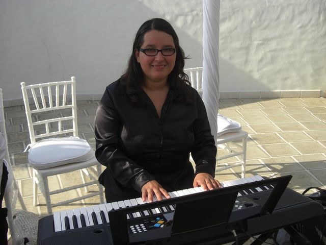 Sara Lilia Vélez Xicoténcatl.
Piano y Órgano