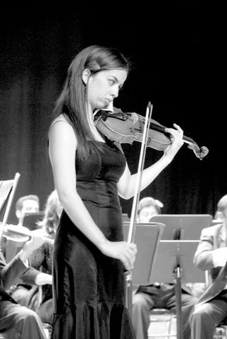 Hilda Barriada.
Violín