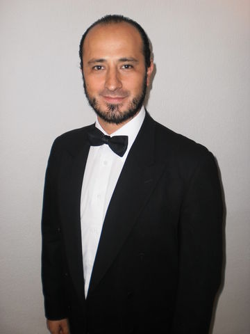 Gorky Omar Guido Saldate.
Bajo